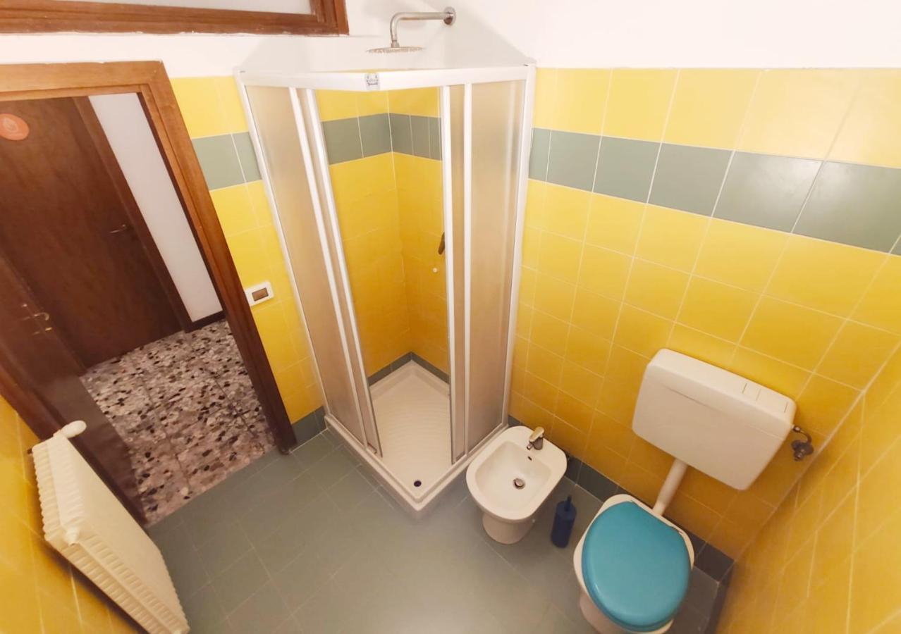 Camera Singola con Bagno in Comune